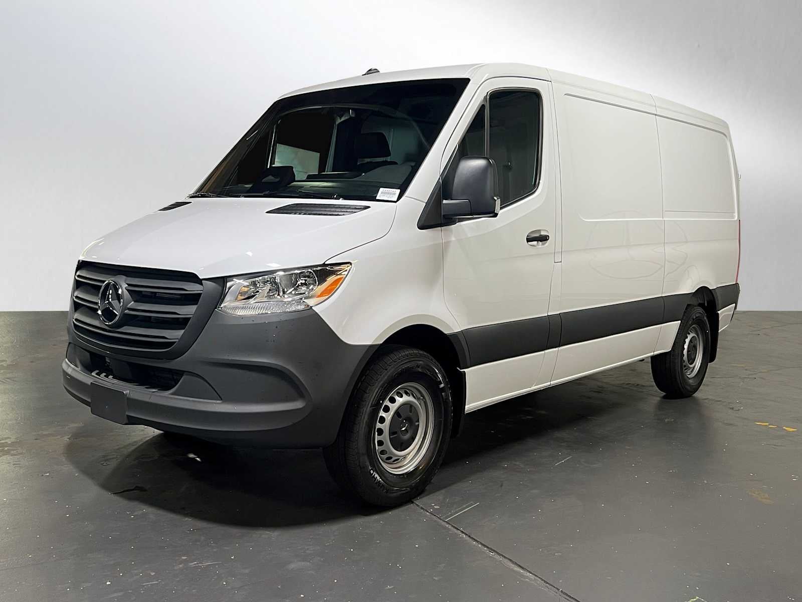 2025 Mercedes-Benz Sprinter Cargo Van 2500 Standard Roof I4 Diesel 144" RWD