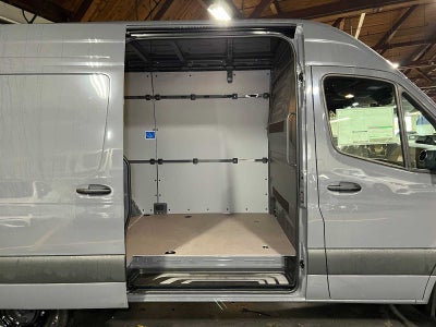 2026 Mercedes-Benz Sprinter Cargo 2500 Standard Roof I4 Diesel 144 RWD
