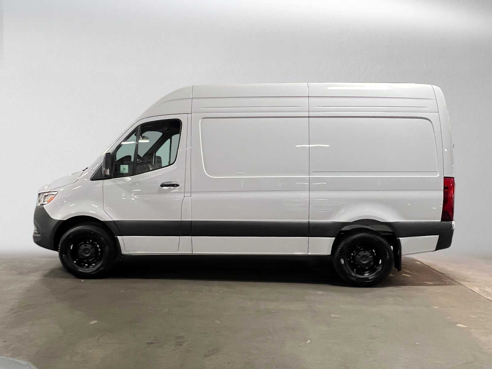 2026 Mercedes-Benz Sprinter Cargo 2500 Standard Roof I4 Diesel 144 RWD