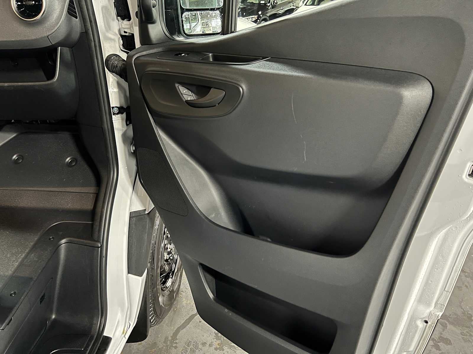 2025 Mercedes-Benz Sprinter Cargo Van 2500 Standard Roof I4 Diesel 144 RWD