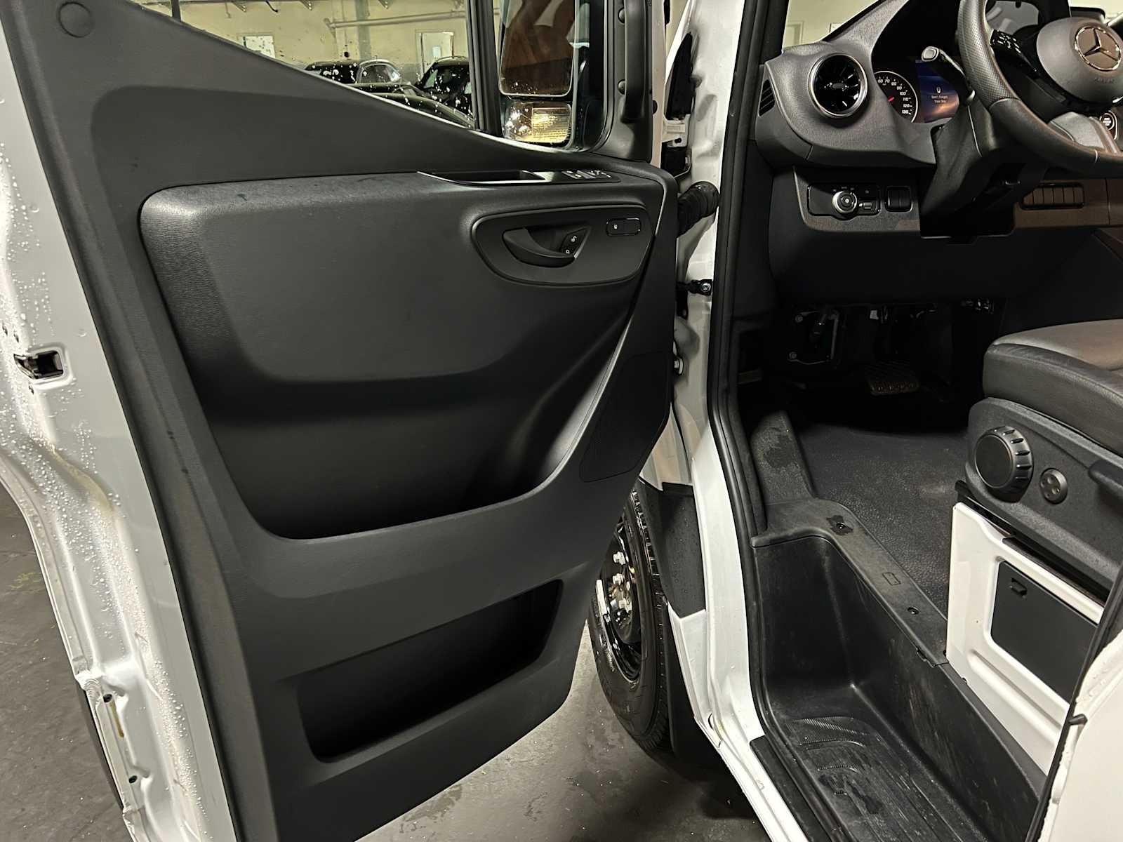 2025 Mercedes-Benz Sprinter Cargo Van 2500 Standard Roof I4 Diesel 144 RWD