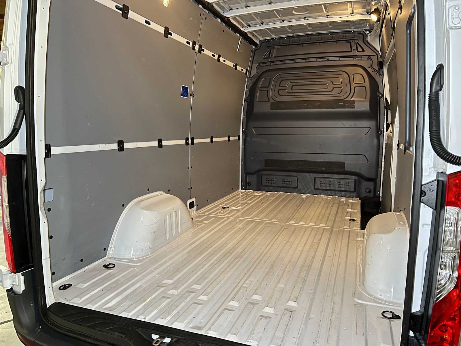 2025 Mercedes-Benz Sprinter Cargo Van 2500 Standard Roof I4 Diesel 144" RWD