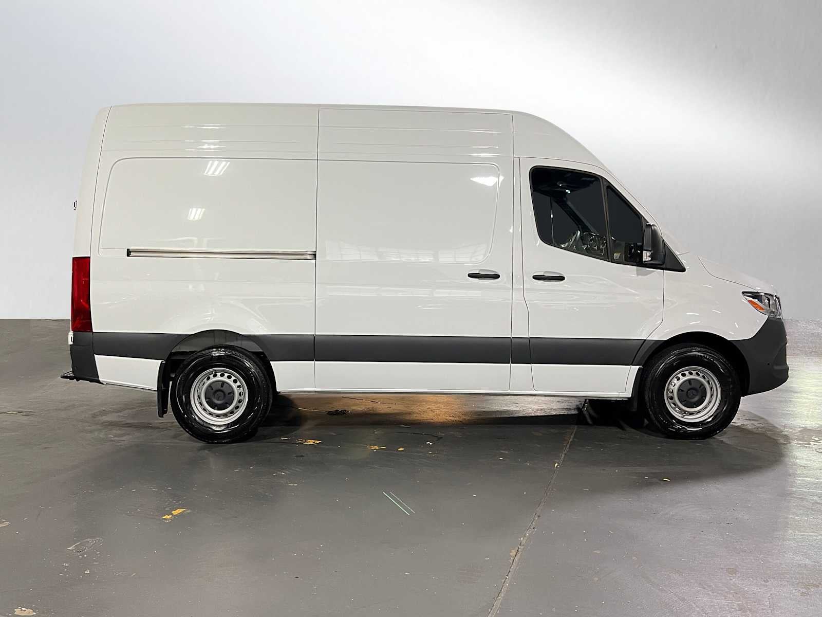 2025 Mercedes-Benz Sprinter Cargo Van 2500 Standard Roof I4 Diesel 144" RWD