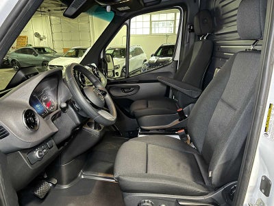 2025 Mercedes-Benz Sprinter Cargo Van 2500 Standard Roof I4 Diesel 144" RWD