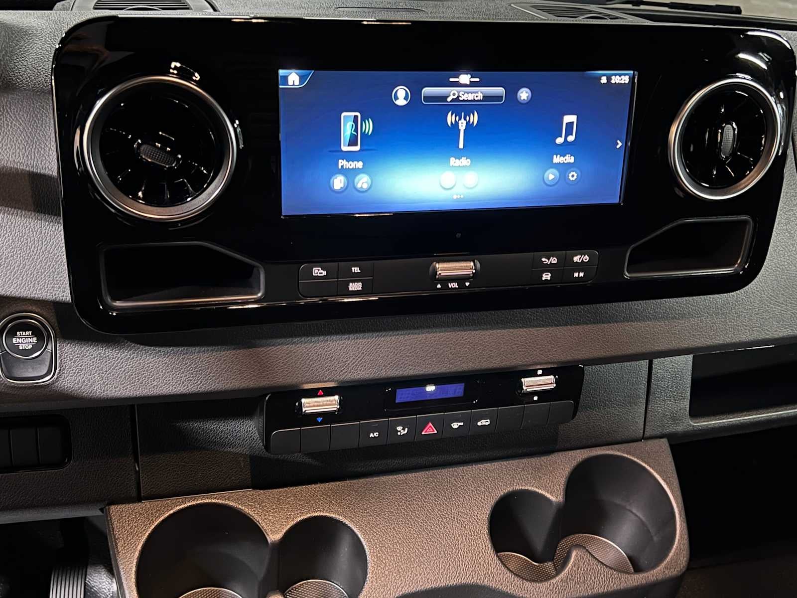 2025 Mercedes-Benz Sprinter Cargo Van 2500 Standard Roof I4 Diesel 144" RWD