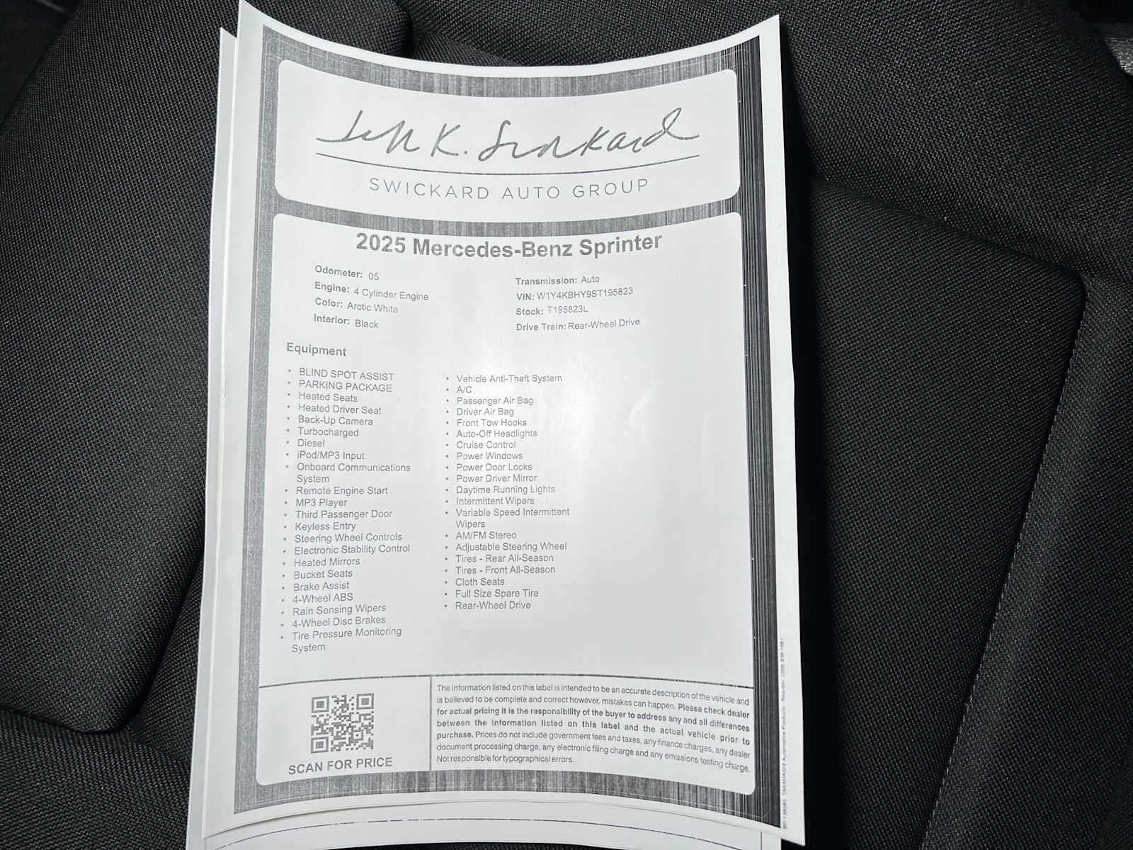 2025 Mercedes-Benz Sprinter Cargo Van 2500 Standard Roof I4 Diesel 144" RWD