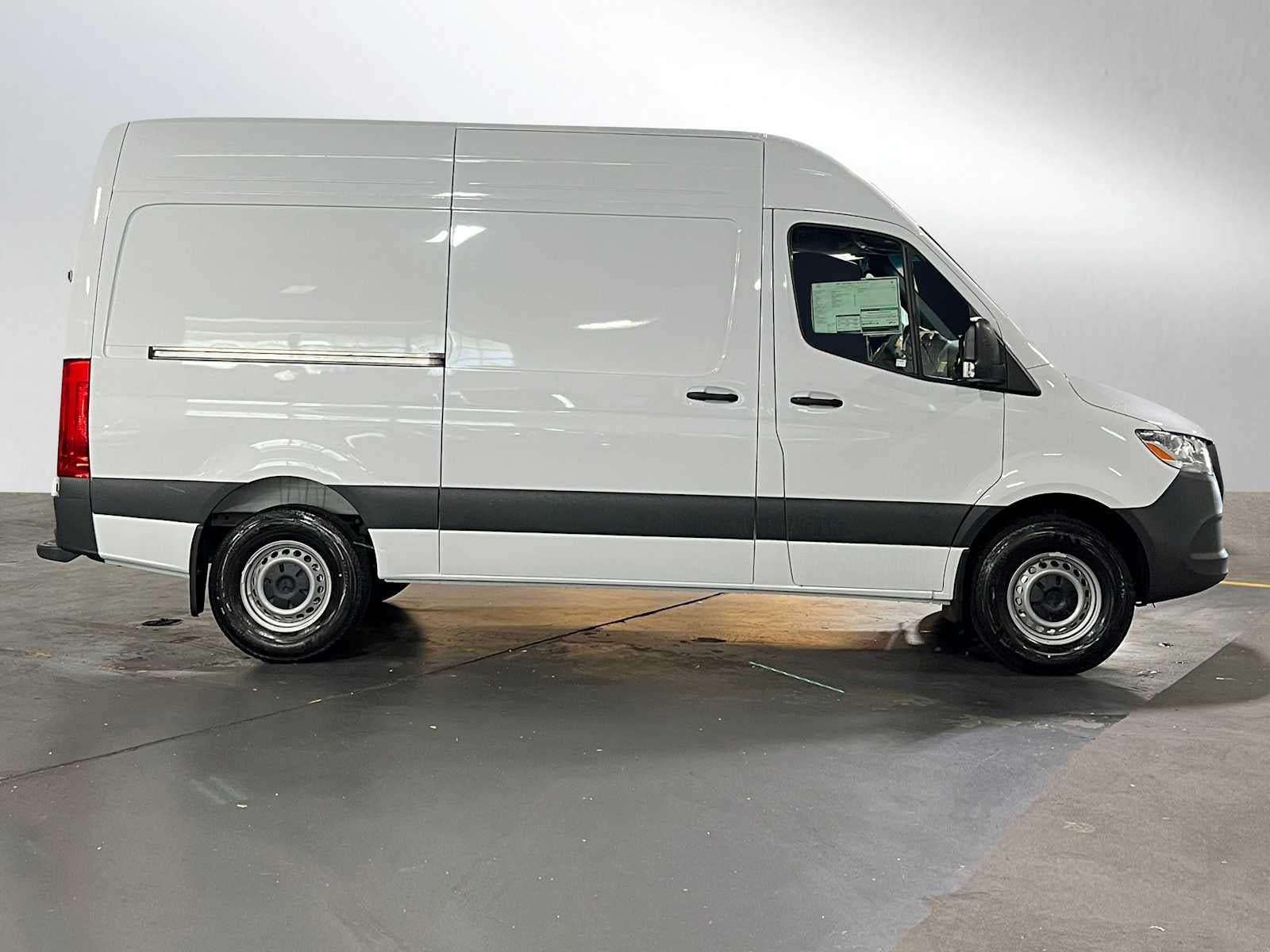 2025 Mercedes-Benz Sprinter Cargo Van 2500 Standard Roof I4 Diesel 144" RWD