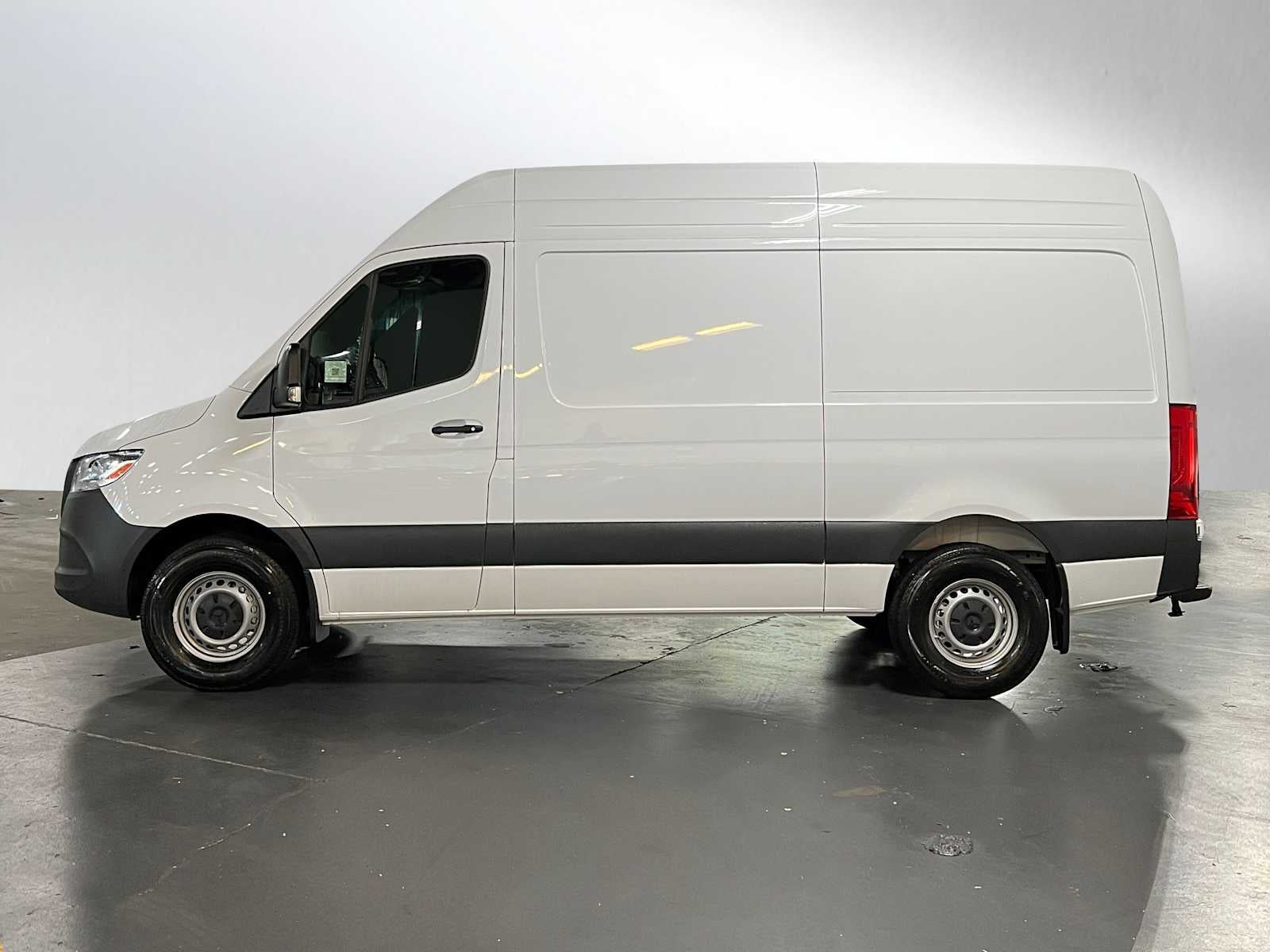 2025 Mercedes-Benz Sprinter Cargo Van 2500 Standard Roof I4 Diesel 144" RWD