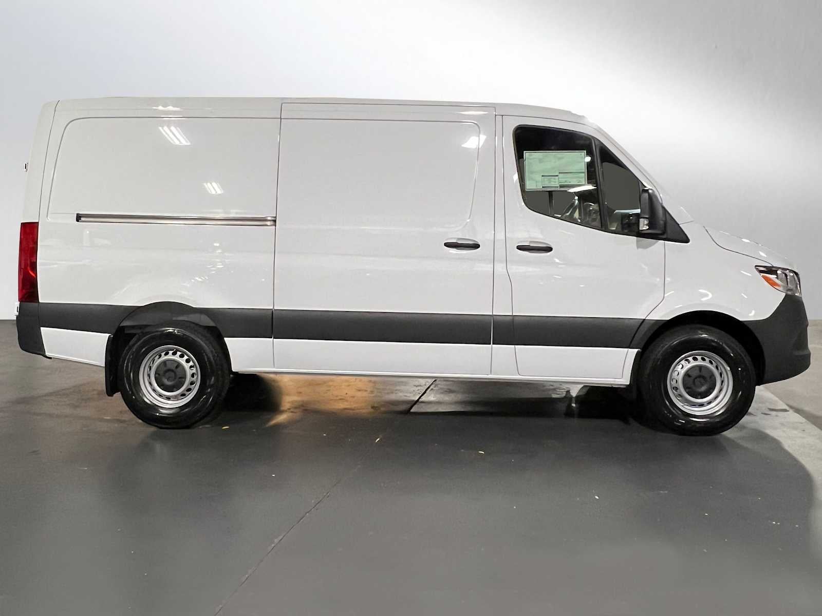 2025 Mercedes-Benz Sprinter Cargo Van 2500 Standard Roof I4 Diesel 144" RWD
