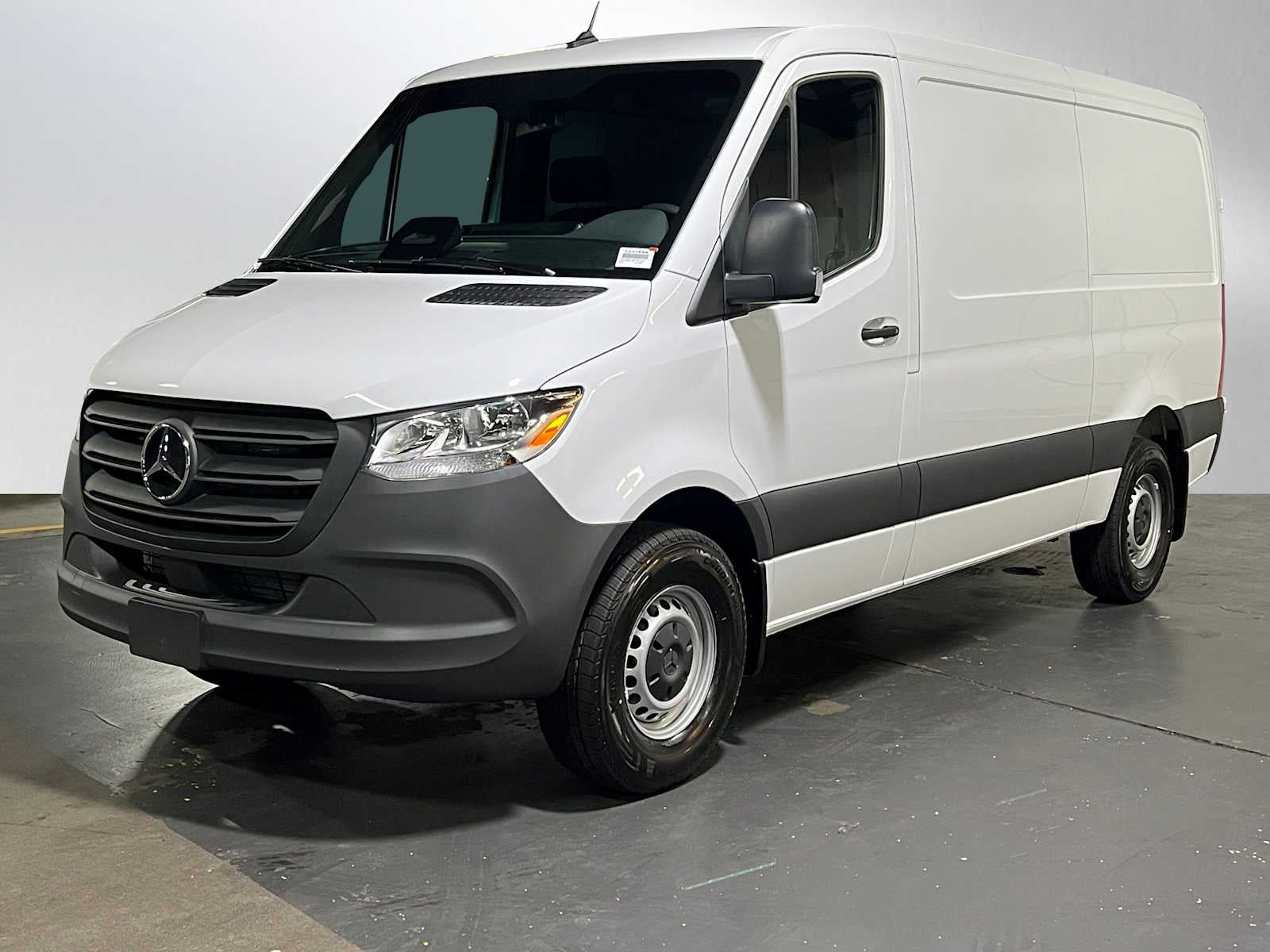 2025 Mercedes-Benz Sprinter Cargo Van 2500 Standard Roof I4 Diesel 144" RWD