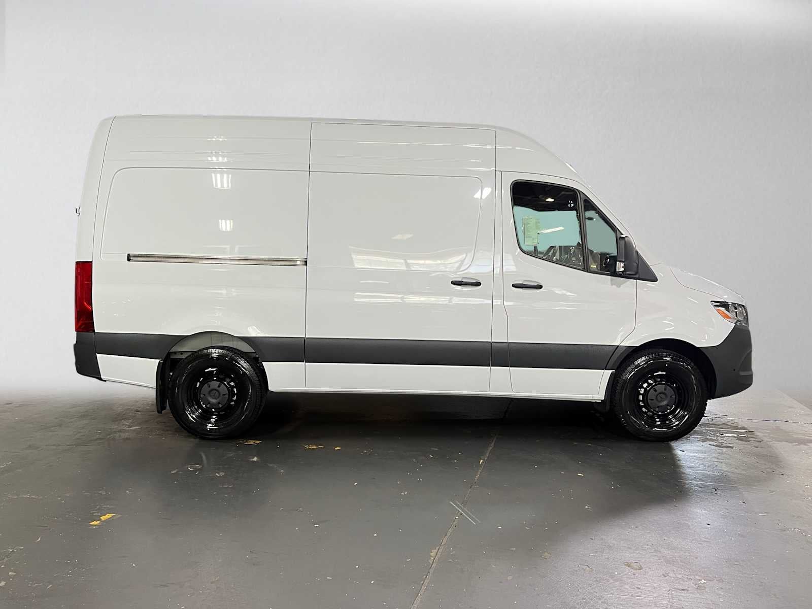 2026 Mercedes-Benz Sprinter Cargo 2500 Standard Roof I4 Diesel 144 RWD