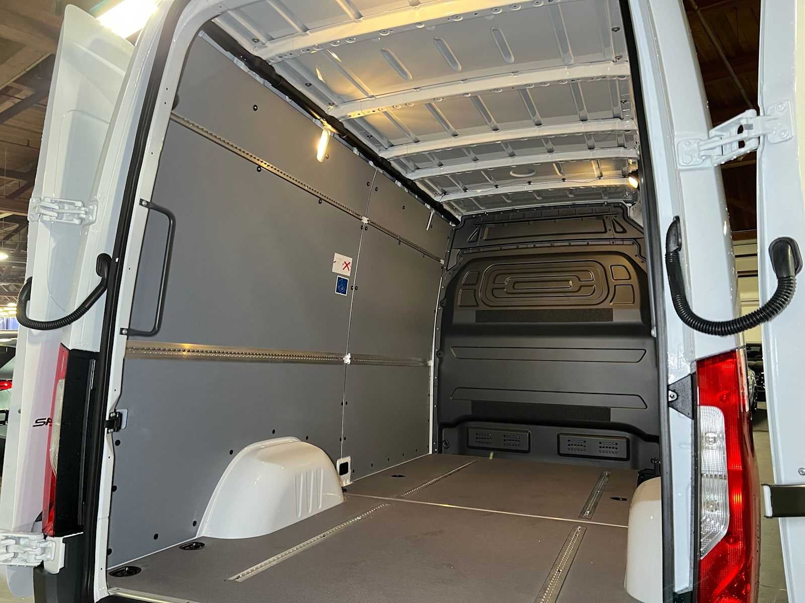 2026 Mercedes-Benz Sprinter Cargo 2500 Standard Roof I4 Diesel 144 RWD