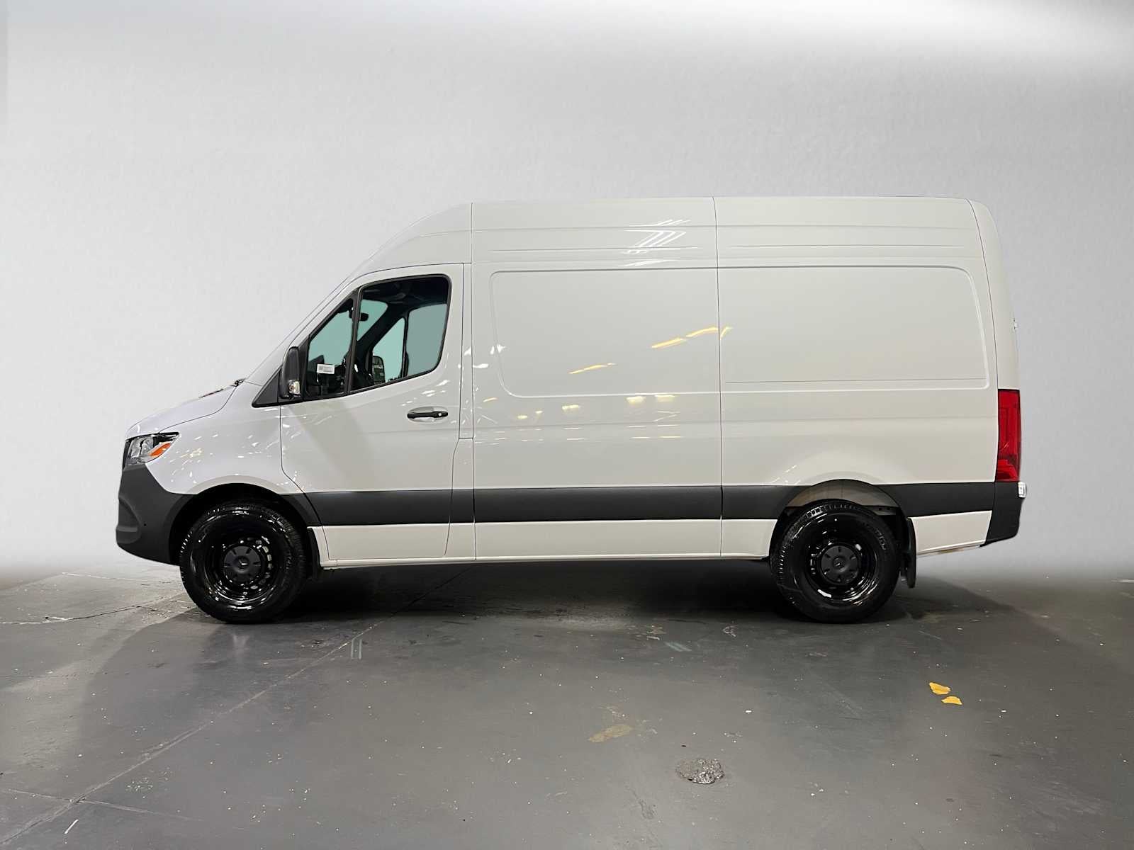 2026 Mercedes-Benz Sprinter Cargo 2500 Standard Roof I4 Diesel 144 RWD