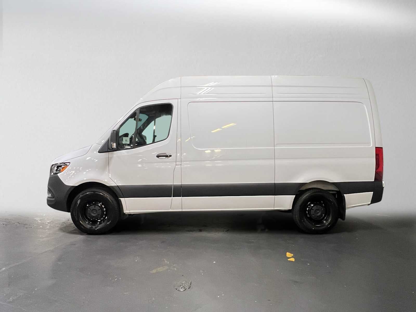 2026 Mercedes-Benz Sprinter Cargo 2500 Standard Roof I4 Diesel 144 RWD
