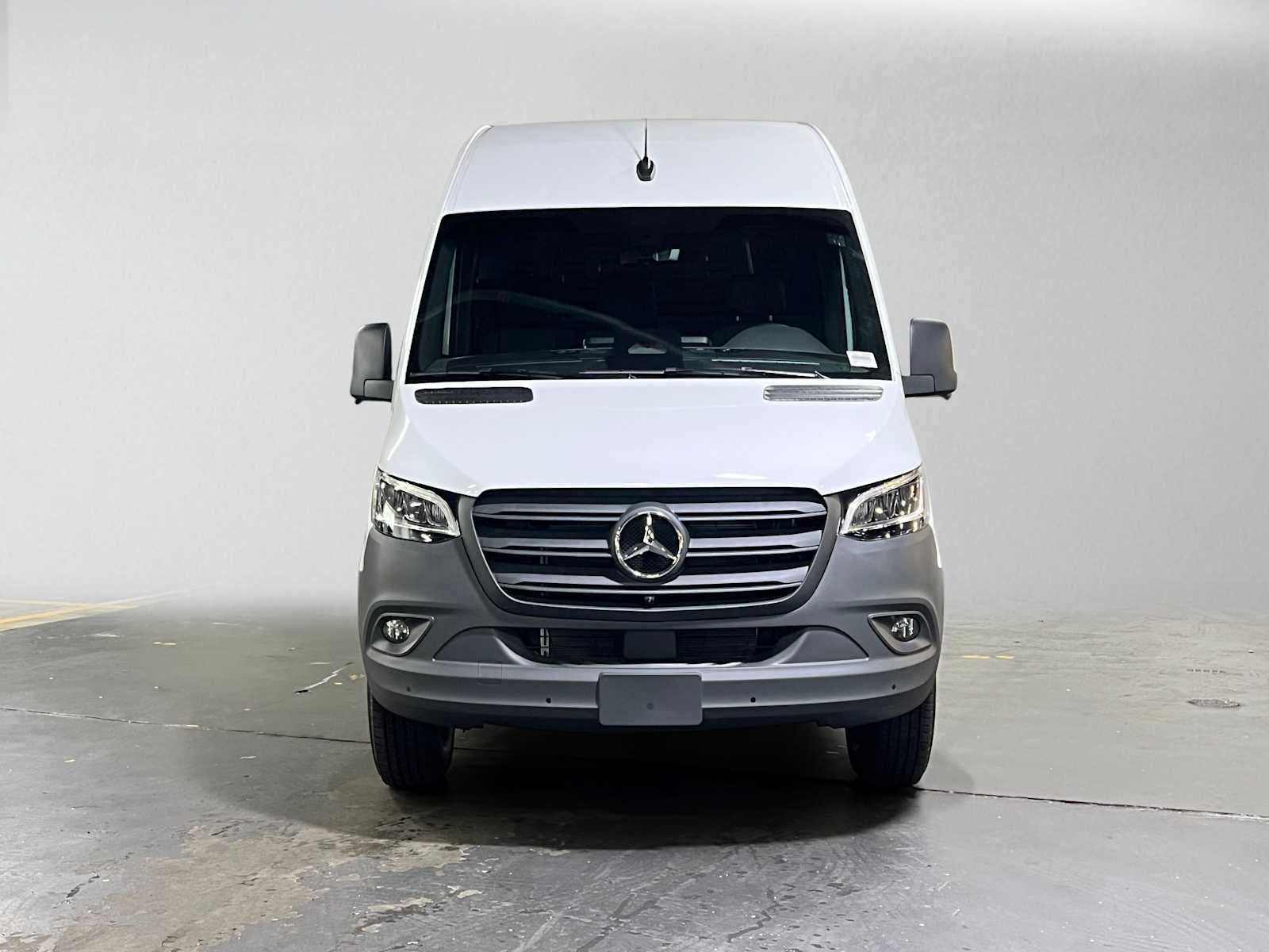 2026 Mercedes-Benz Sprinter Cargo 2500 Standard Roof I4 Diesel 144 RWD