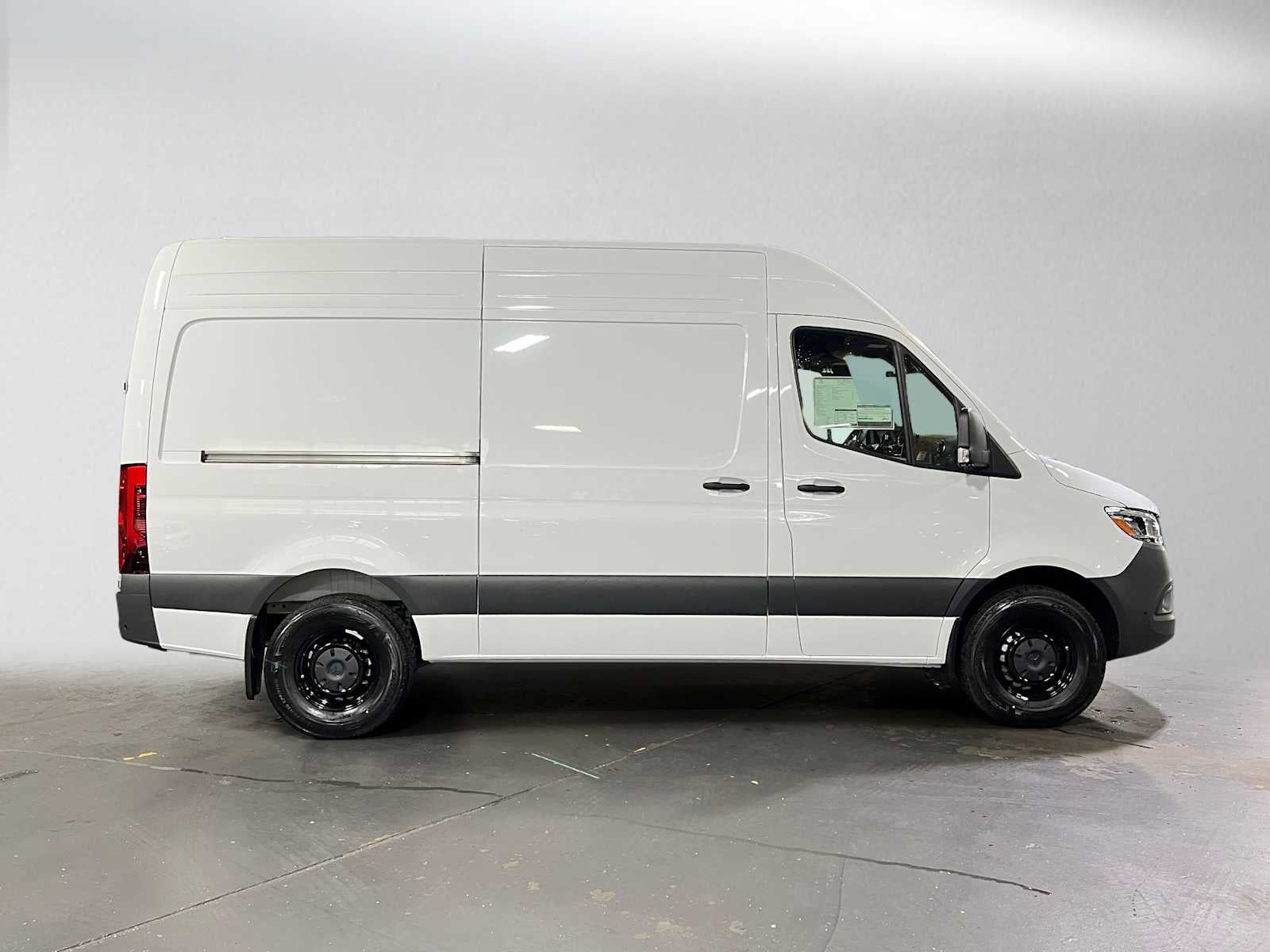 2026 Mercedes-Benz Sprinter Cargo 2500 Standard Roof I4 Diesel 144 RWD