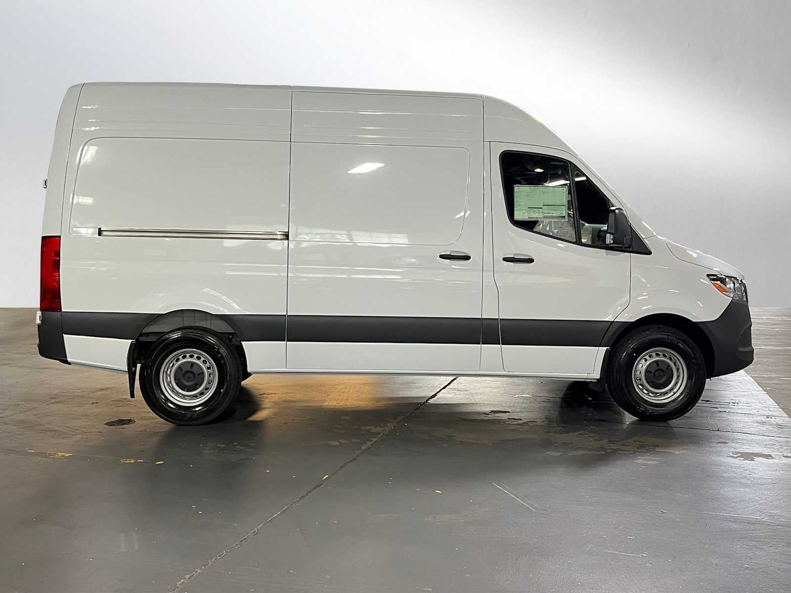 2025 Mercedes-Benz Sprinter Cargo Van 2500 Standard Roof I4 Diesel 144" RWD