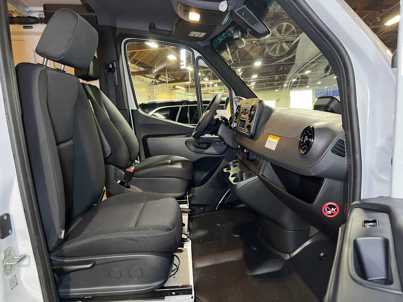 2025 Mercedes-Benz Sprinter Cargo Van 2500 Standard Roof I4 Diesel 144" RWD