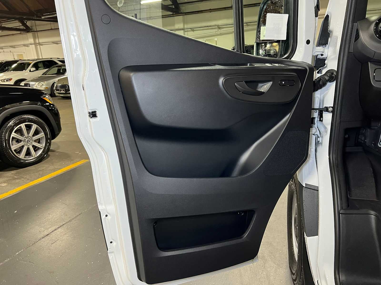 2025 Mercedes-Benz Sprinter Cargo Van 2500 Standard Roof I4 Diesel 144" RWD