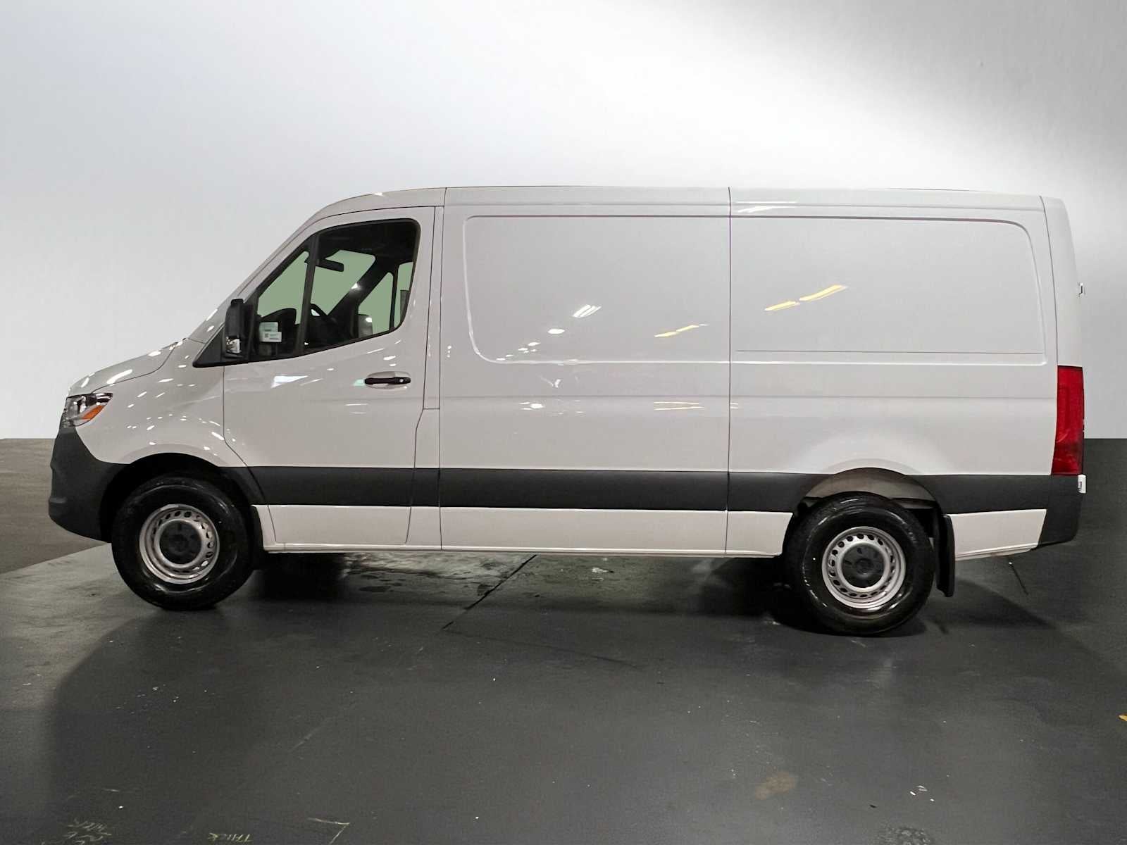 2025 Mercedes-Benz Sprinter Cargo Van 2500 Standard Roof I4 Diesel 144" RWD
