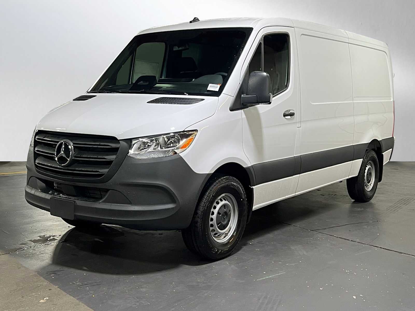 2025 Mercedes-Benz Sprinter Cargo Van 2500 Standard Roof I4 Diesel 144" RWD