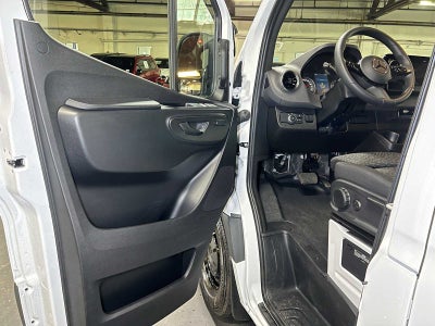 2026 Mercedes-Benz Sprinter 2500 Standard Roof I4 Diesel 144 RWD
