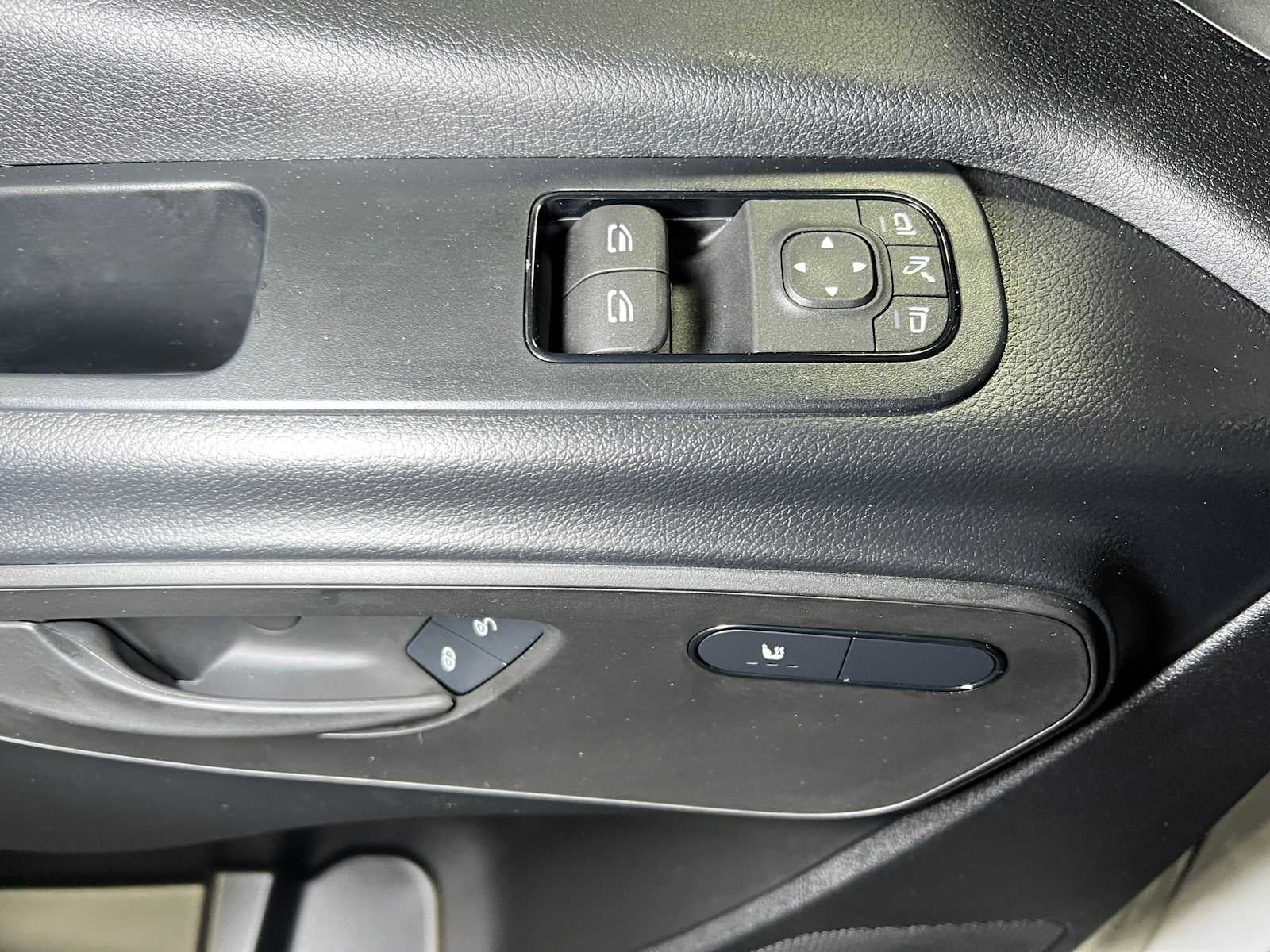 2026 Mercedes-Benz Sprinter 2500 Standard Roof I4 Diesel 144 RWD