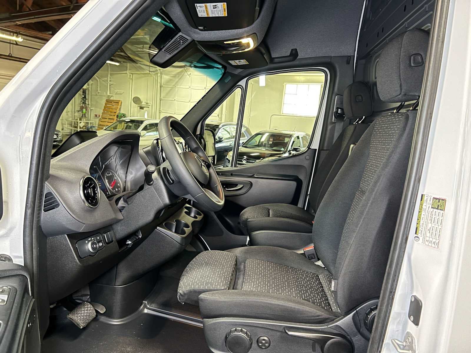 2026 Mercedes-Benz Sprinter 2500 Standard Roof I4 Diesel 144 RWD