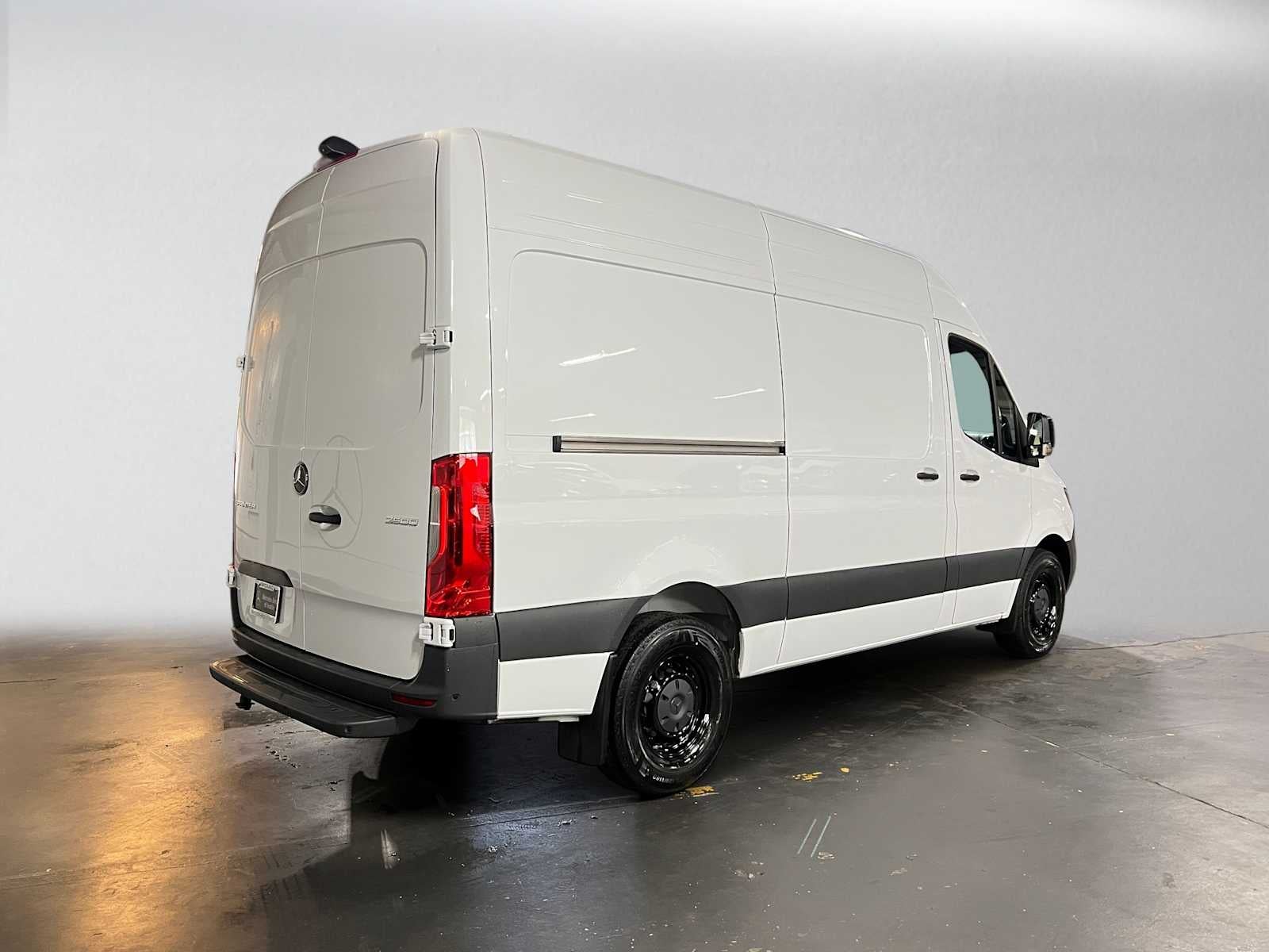 2026 Mercedes-Benz Sprinter 2500 Standard Roof I4 Diesel 144 RWD