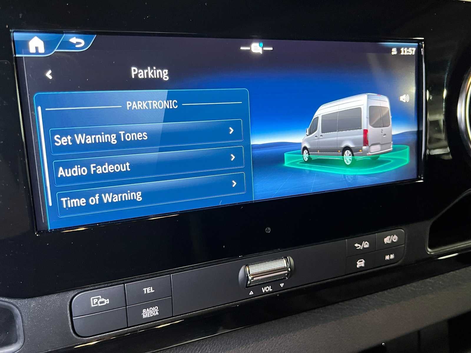 2026 Mercedes-Benz Sprinter 2500 Standard Roof I4 Diesel 144 RWD