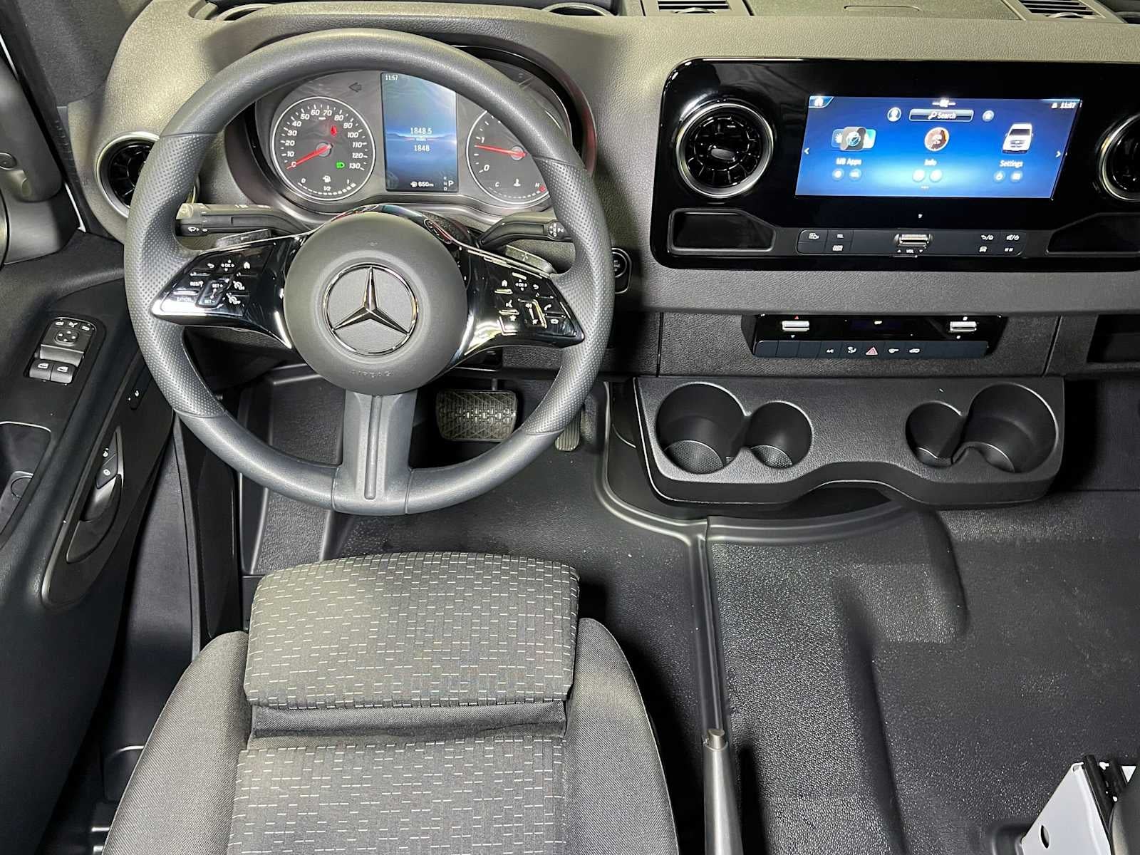 2026 Mercedes-Benz Sprinter 2500 Standard Roof I4 Diesel 144 RWD
