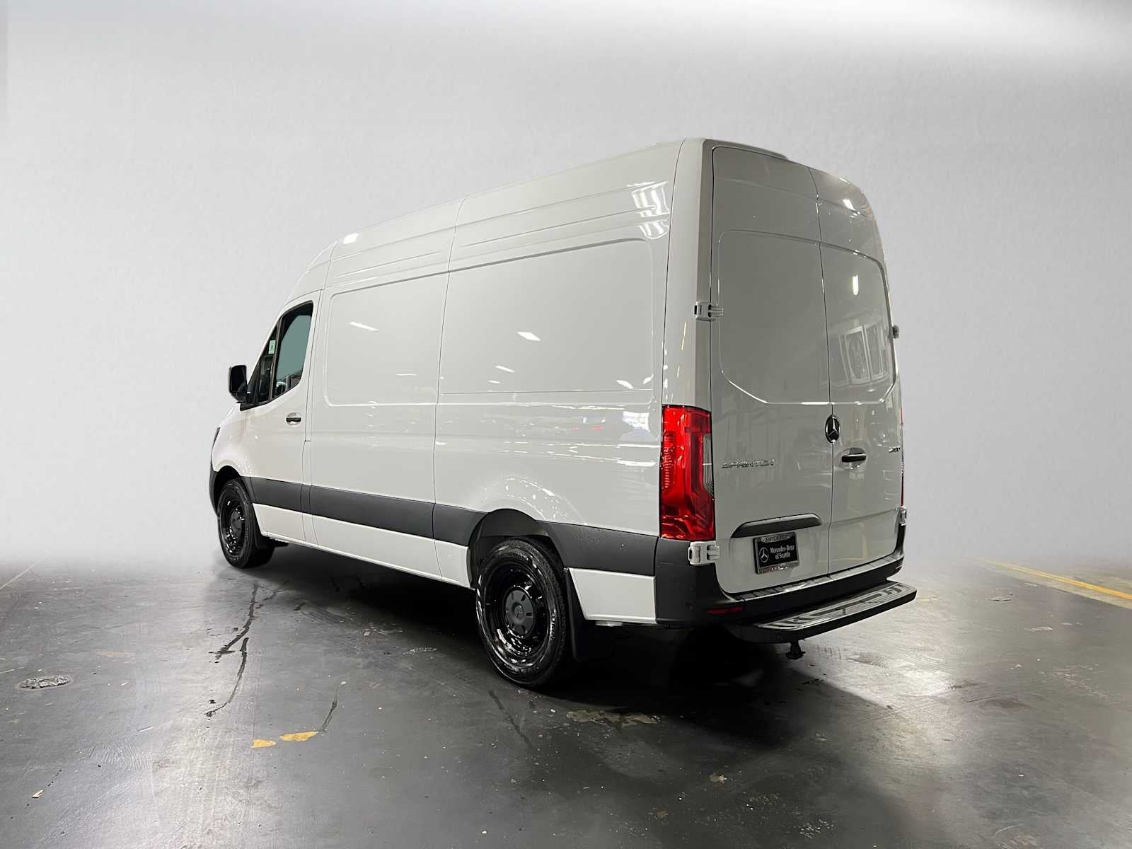 2026 Mercedes-Benz Sprinter 2500 Standard Roof I4 Diesel 144 RWD