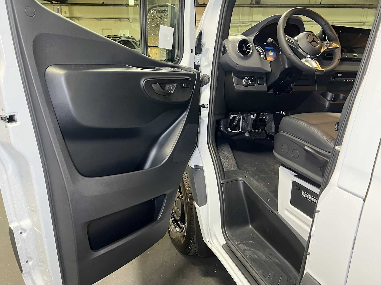 2026 Mercedes-Benz Sprinter 2500 Standard Roof I4 Diesel 144 RWD
