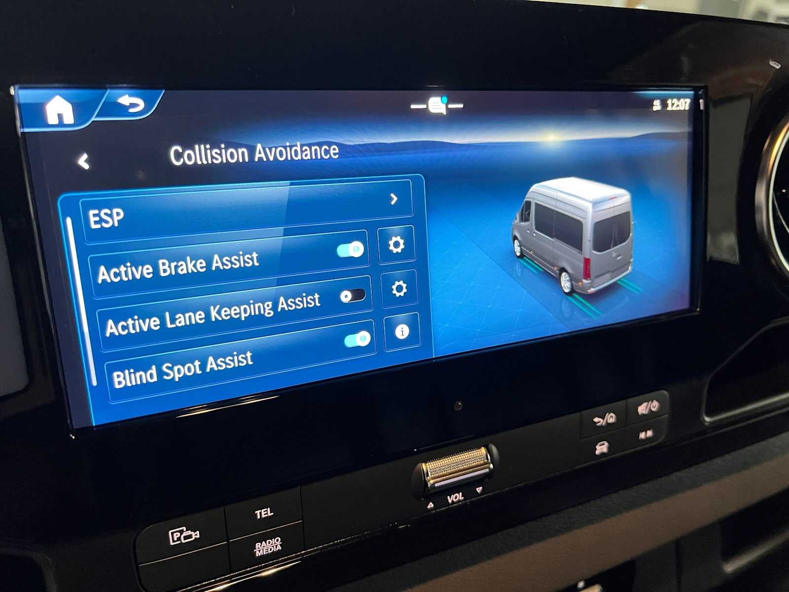 2026 Mercedes-Benz Sprinter 2500 Standard Roof I4 Diesel 144 RWD