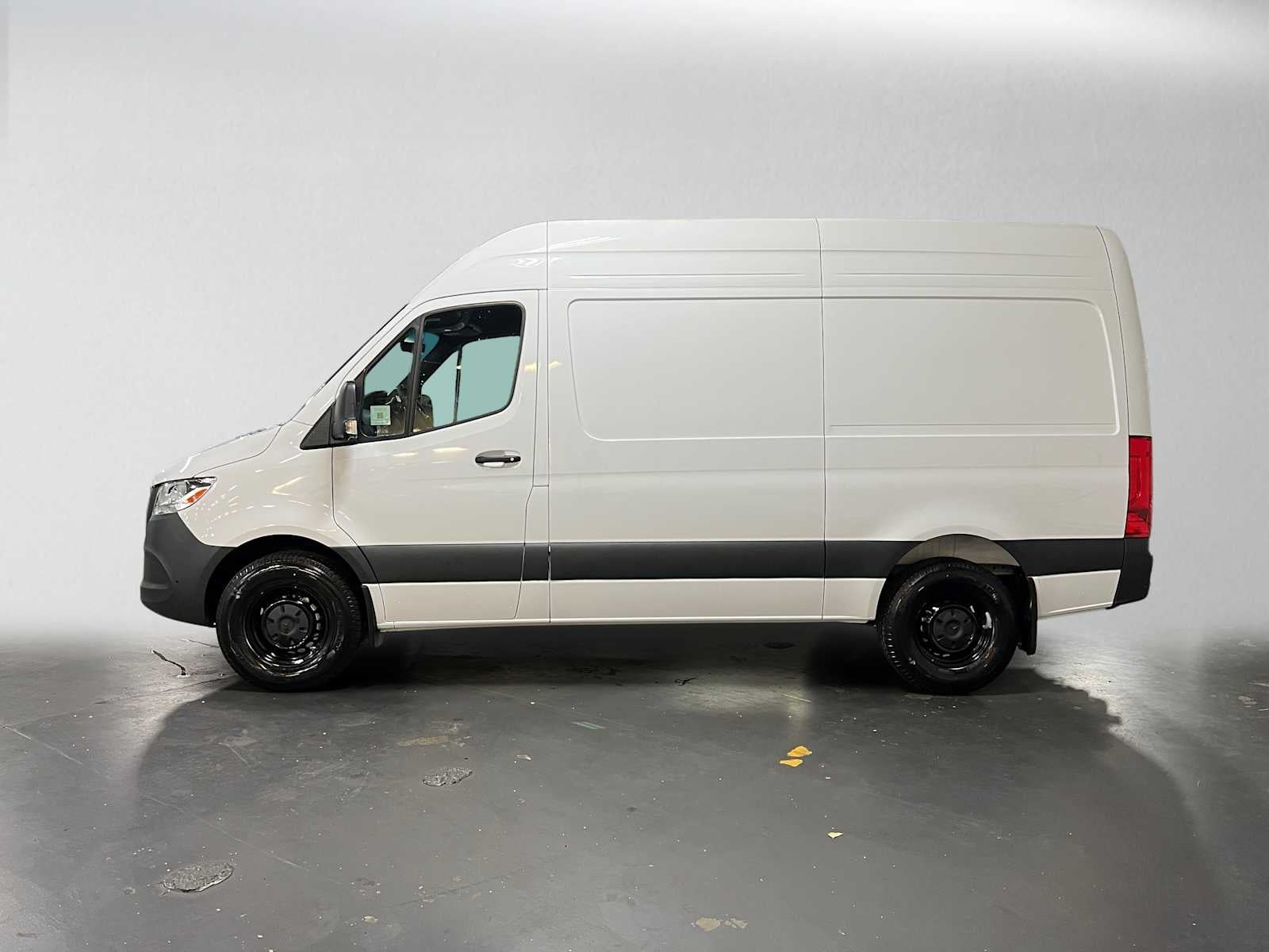 2026 Mercedes-Benz Sprinter 2500 Standard Roof I4 Diesel 144 RWD