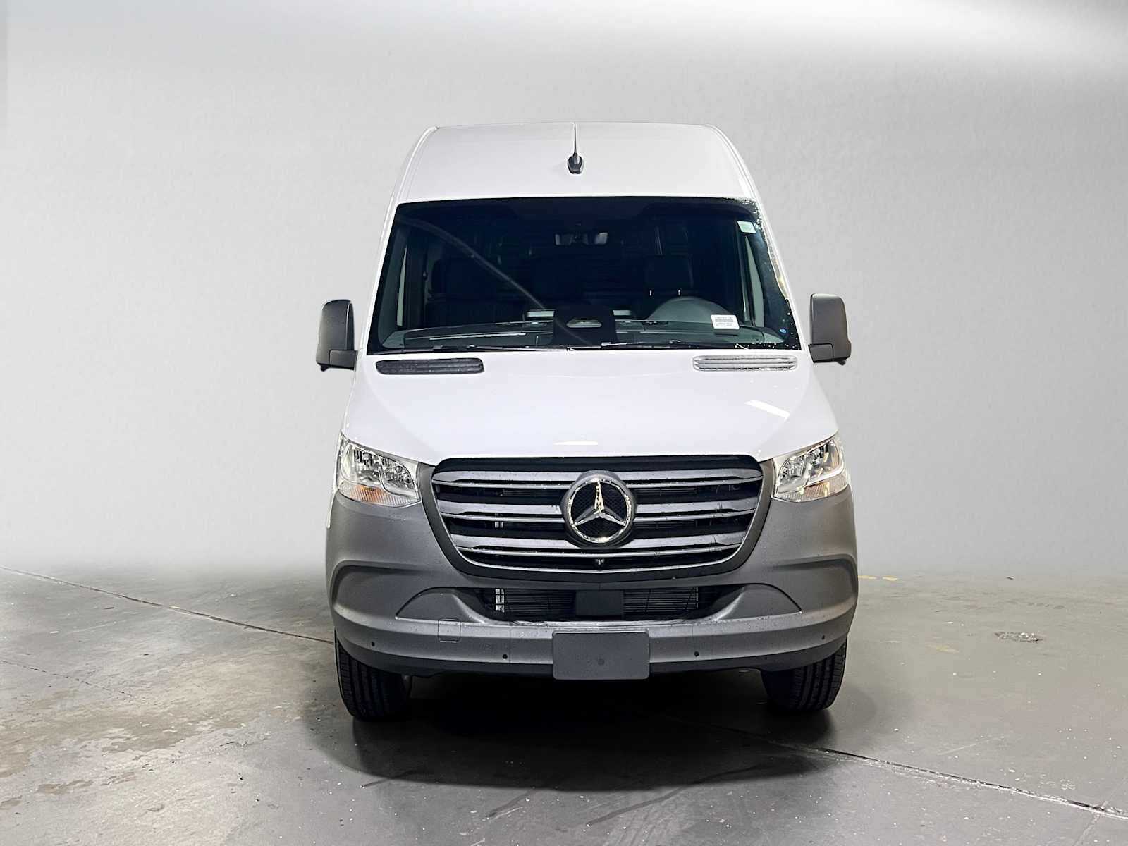 2026 Mercedes-Benz Sprinter 2500 Standard Roof I4 Diesel 144 RWD