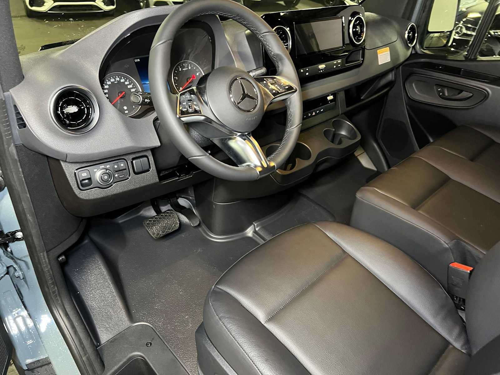 2026 Mercedes-Benz Sprinter Cargo 2500 Standard Roof I4 Diesel 144 RWD