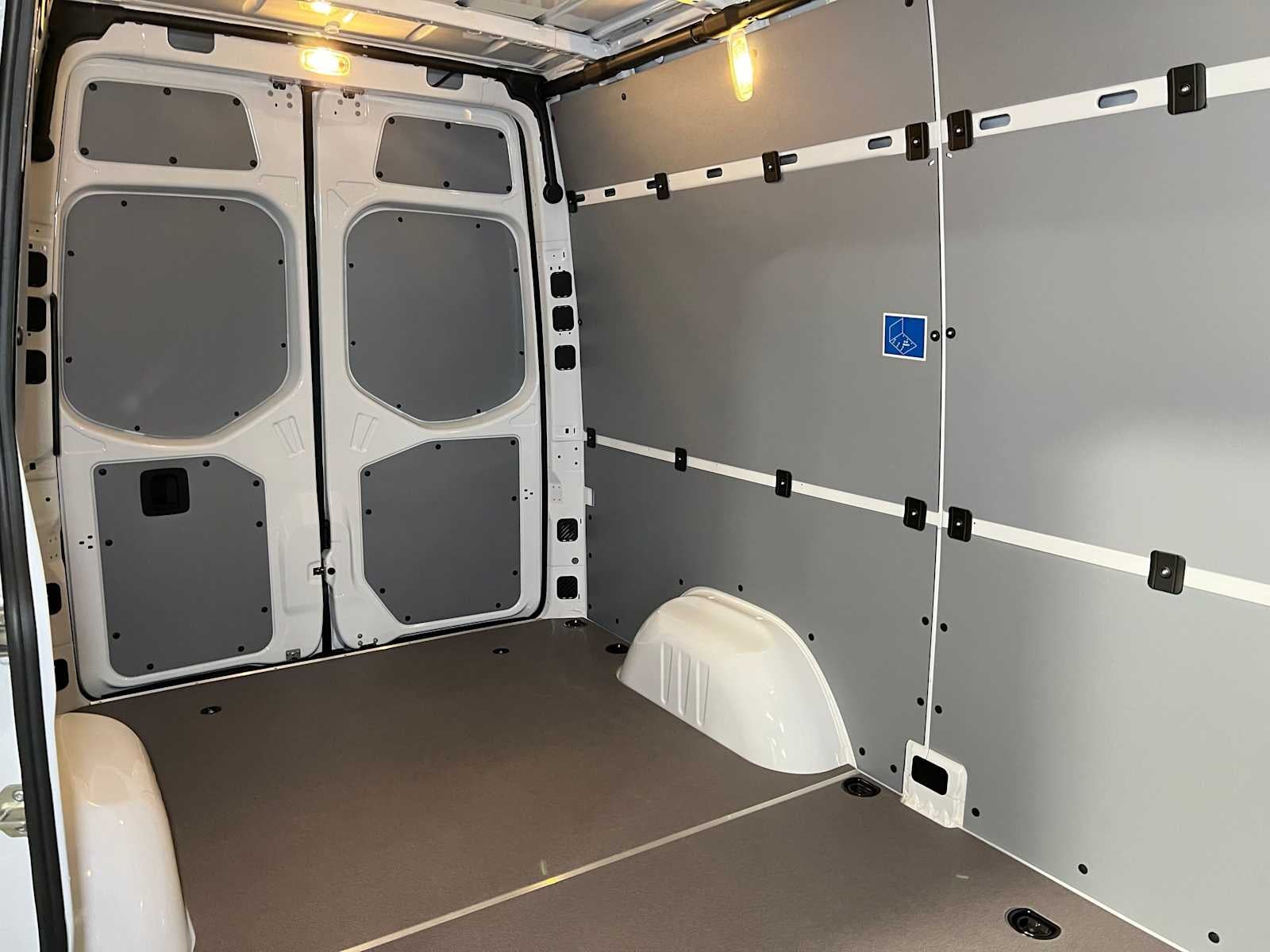 2026 Mercedes-Benz Sprinter Cargo 2500 Standard Roof I4 Diesel 144 RWD