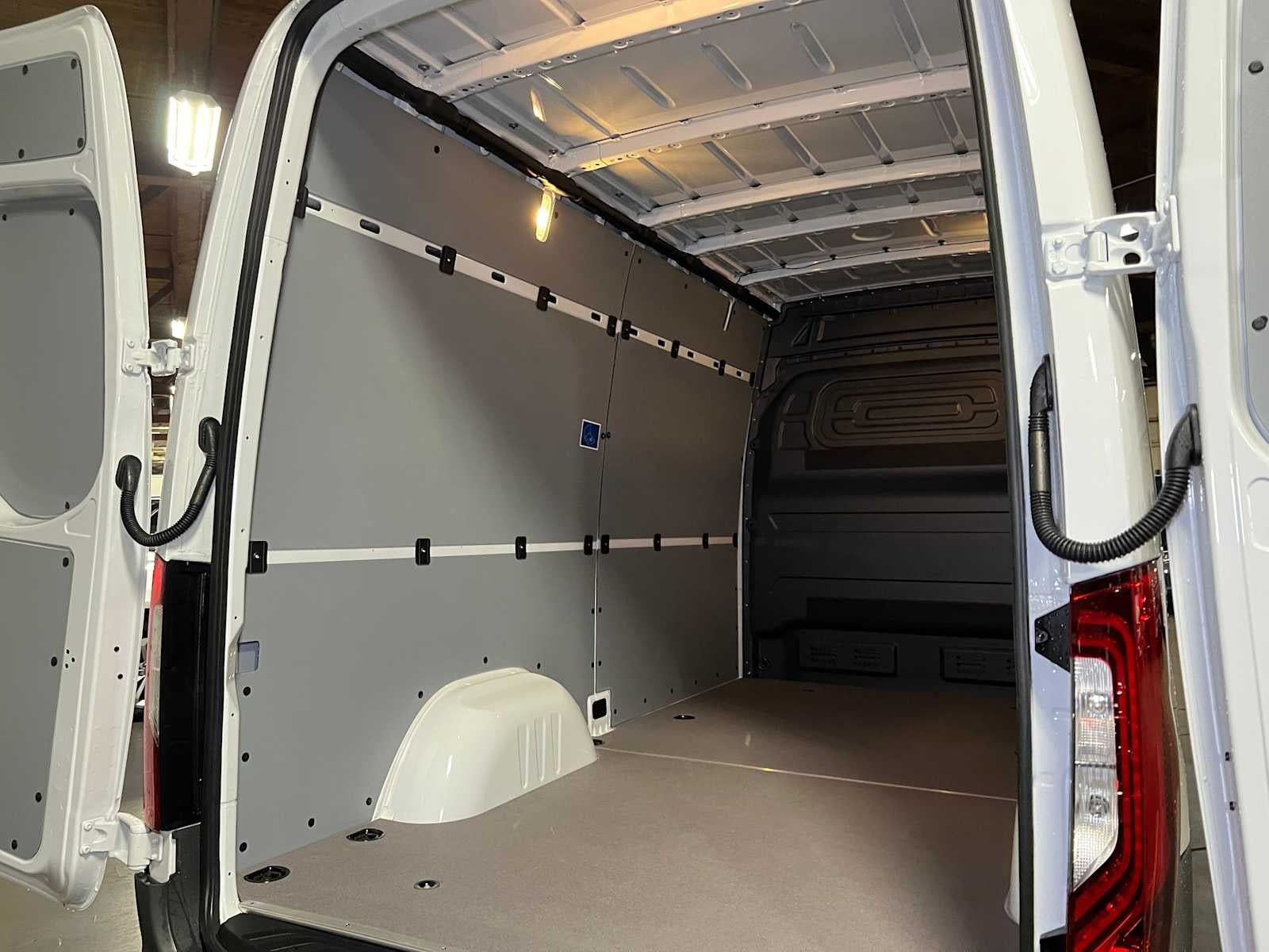 2026 Mercedes-Benz Sprinter Cargo 2500 Standard Roof I4 Diesel 144 RWD