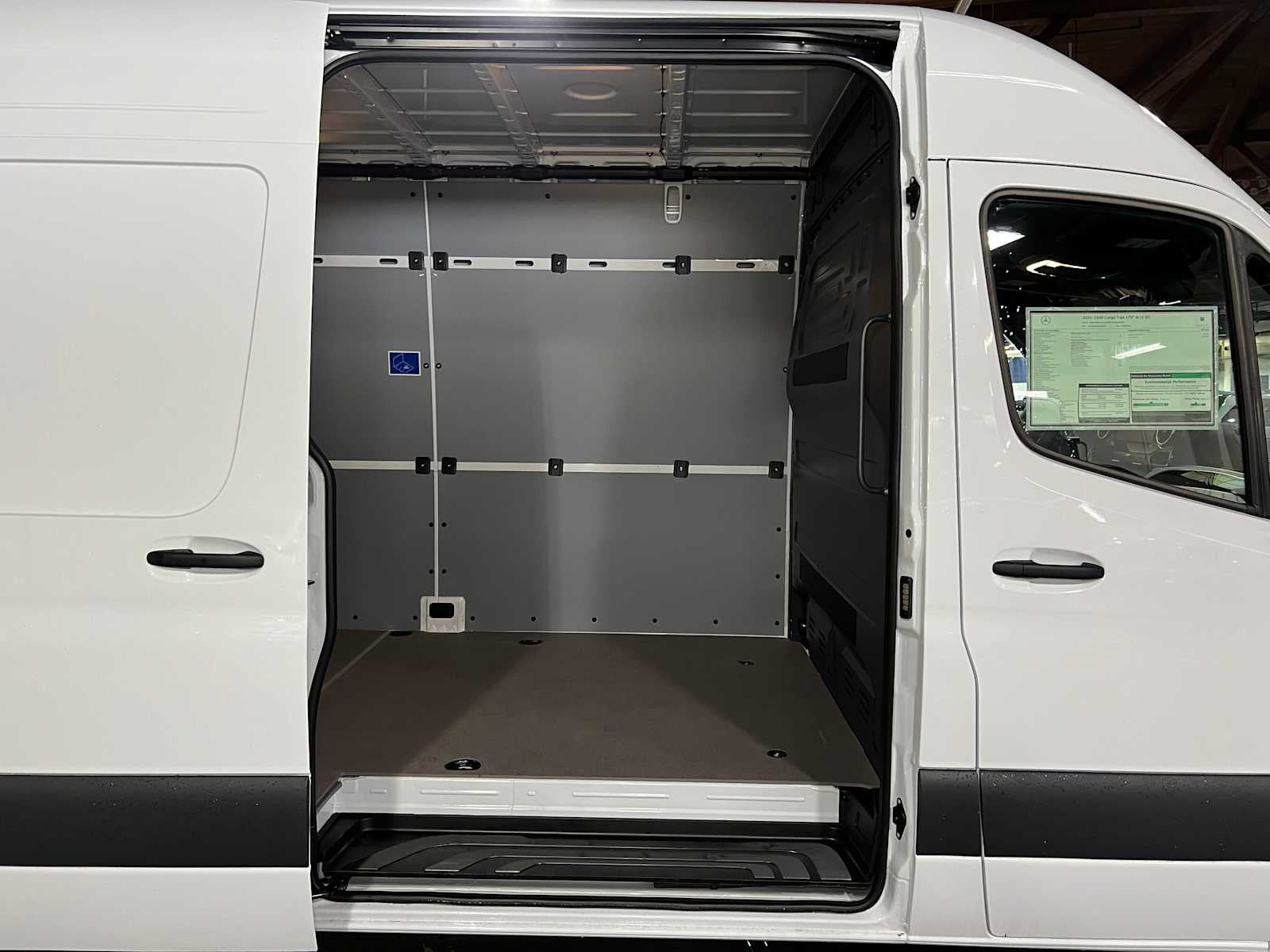 2026 Mercedes-Benz Sprinter 2500 High Roof I4 Diesel 170 RWD