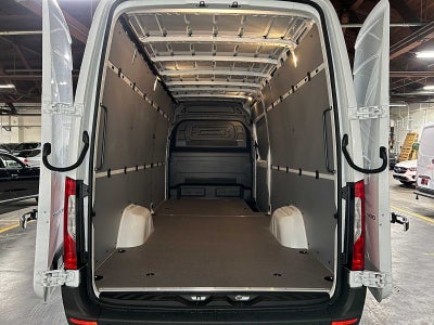 2026 Mercedes-Benz Sprinter 2500 High Roof I4 Diesel 170 RWD