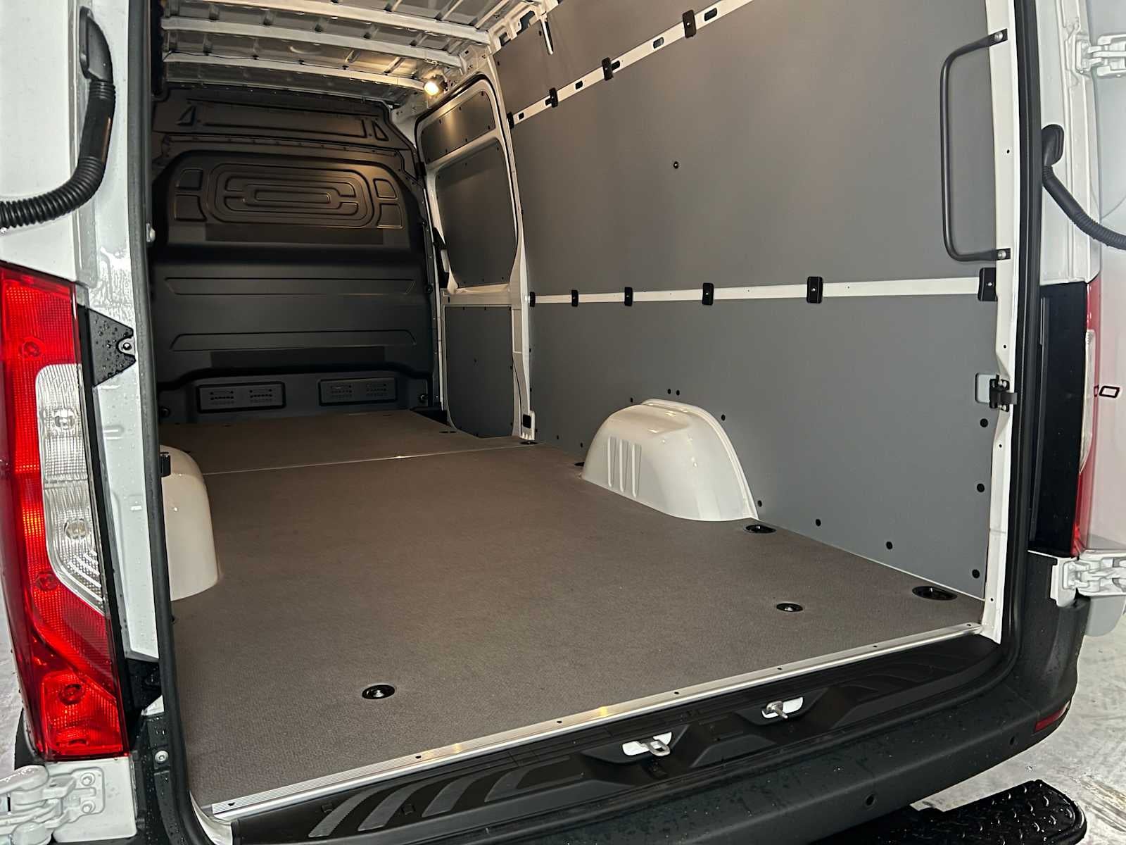 2026 Mercedes-Benz Sprinter 2500 High Roof I4 Diesel 170 RWD