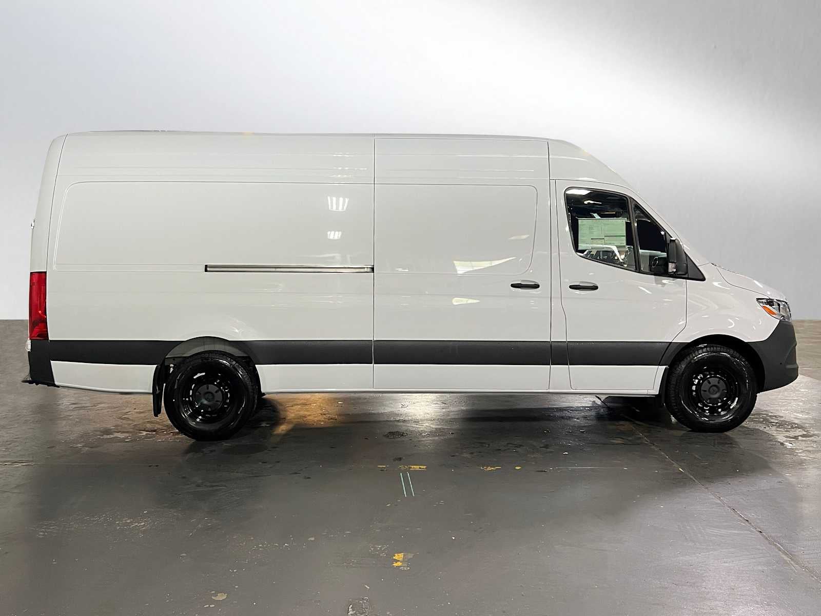 2026 Mercedes-Benz Sprinter 2500 High Roof I4 Diesel 170 RWD