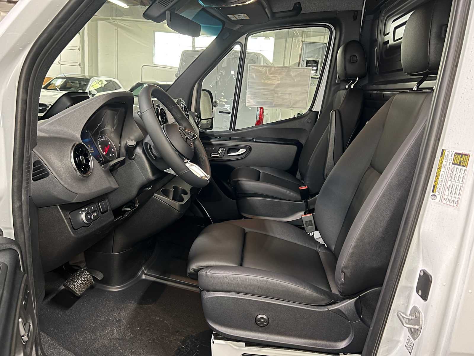 2026 Mercedes-Benz Sprinter 2500 High Roof I4 Diesel 170 RWD