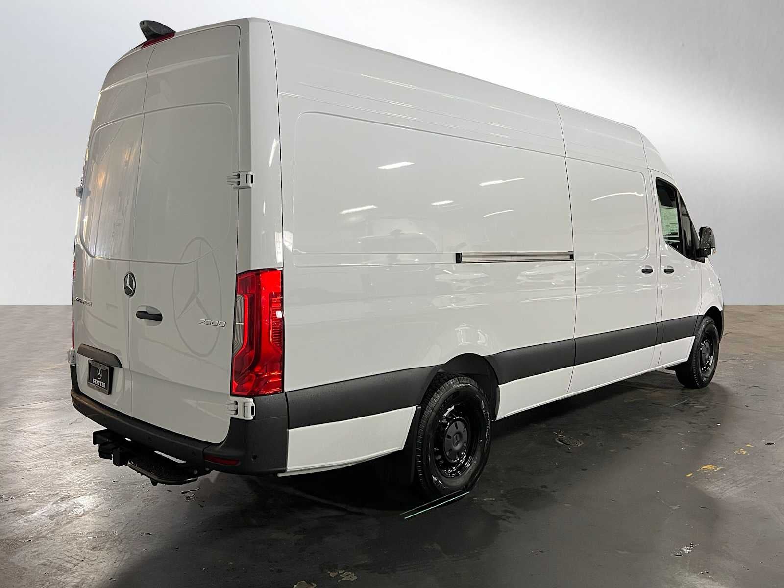 2026 Mercedes-Benz Sprinter 2500 High Roof I4 Diesel 170 RWD