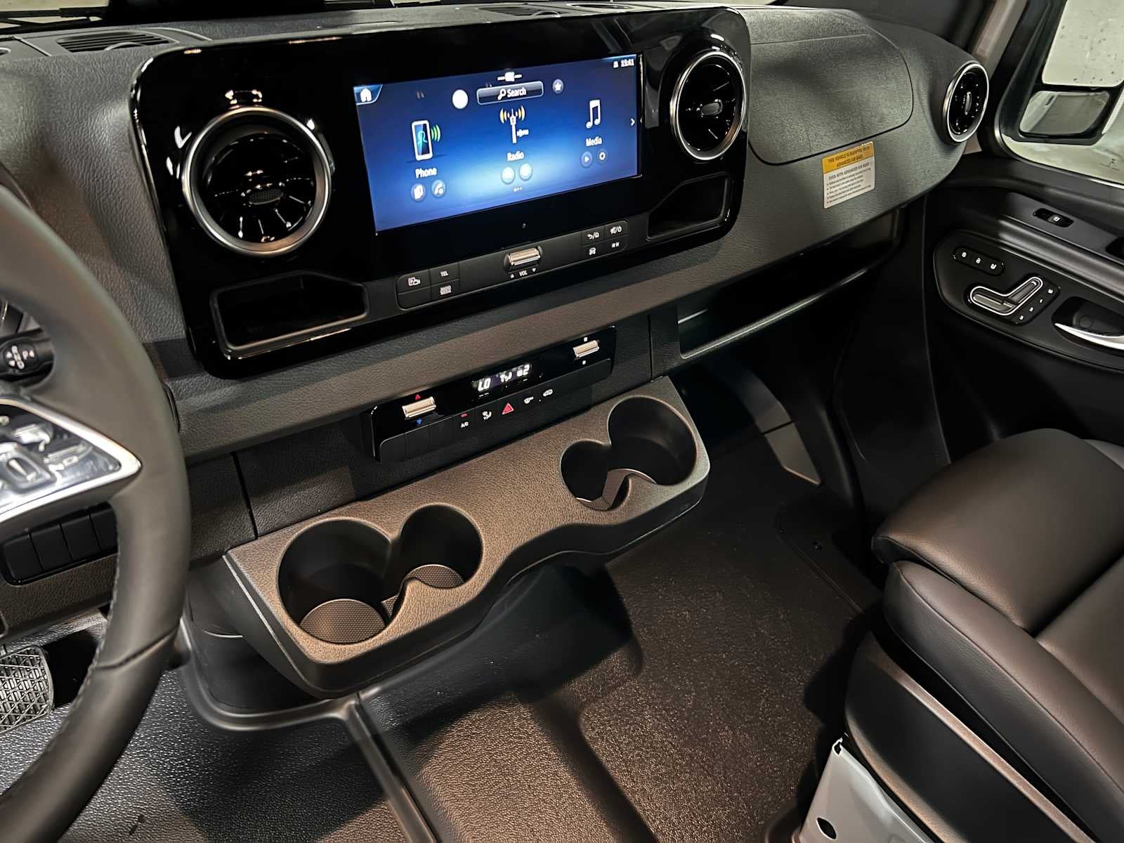 2026 Mercedes-Benz Sprinter 2500 High Roof I4 Diesel 170 RWD