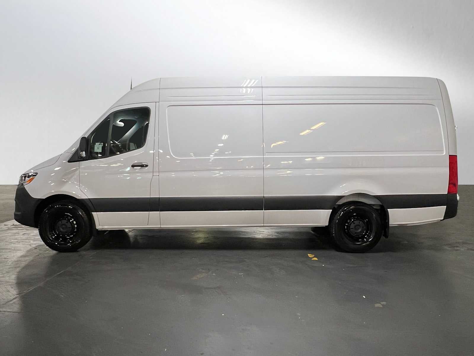 2026 Mercedes-Benz Sprinter 2500 High Roof I4 Diesel 170 RWD