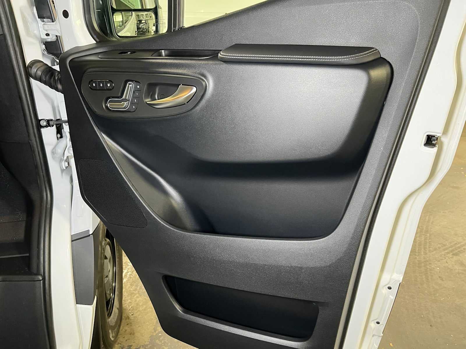 2026 Mercedes-Benz Sprinter 2500 High Roof I4 Diesel 170 RWD