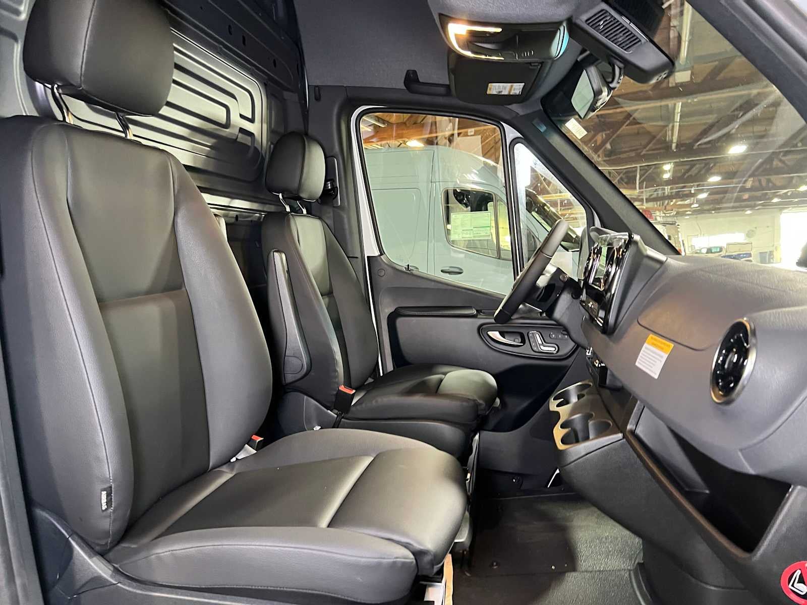 2026 Mercedes-Benz Sprinter 2500 High Roof I4 Diesel 170 RWD