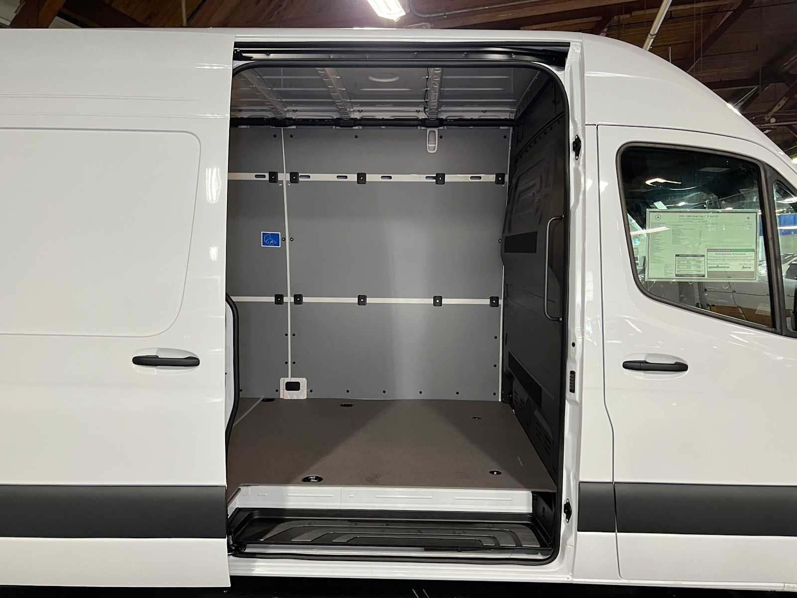 2026 Mercedes-Benz Sprinter 2500 High Roof I4 Diesel 170 RWD